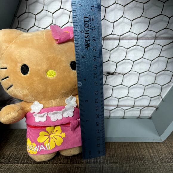 Hawaii Limited Edition Hello Kitty 6" Plush Sanrio 2018 - Picture 2 of 5